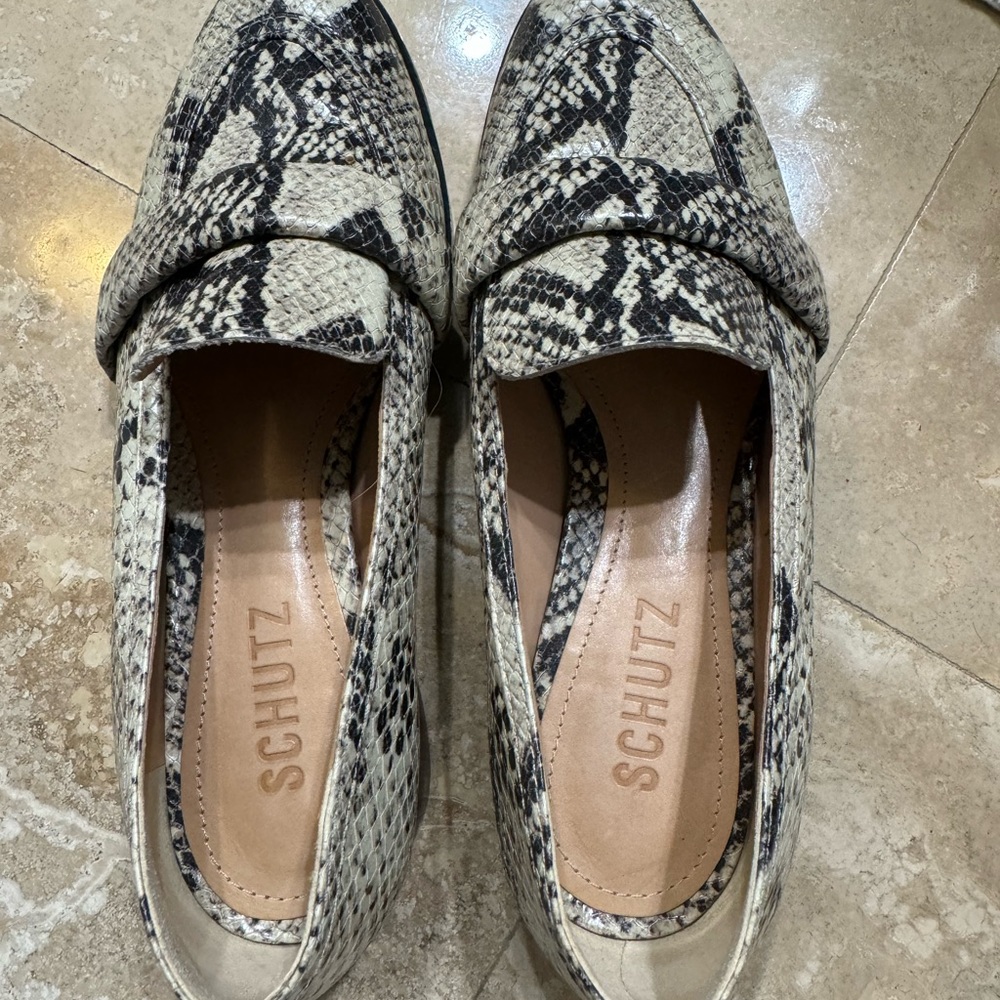 Schutz Romina Loafers Snakeskin embossed size 6 - Picture 3 of 6